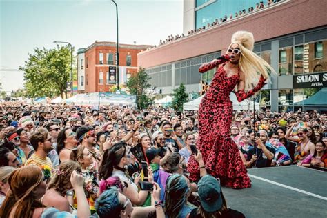 natasha freeones|JoJo Siwa, Natasha Bedingfield at Chicago Pride Fest .